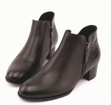 Load image into Gallery viewer, Millie Black Combo Boot