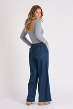 Load image into Gallery viewer, 101420 Wide Leg Jeans Dark Denim
