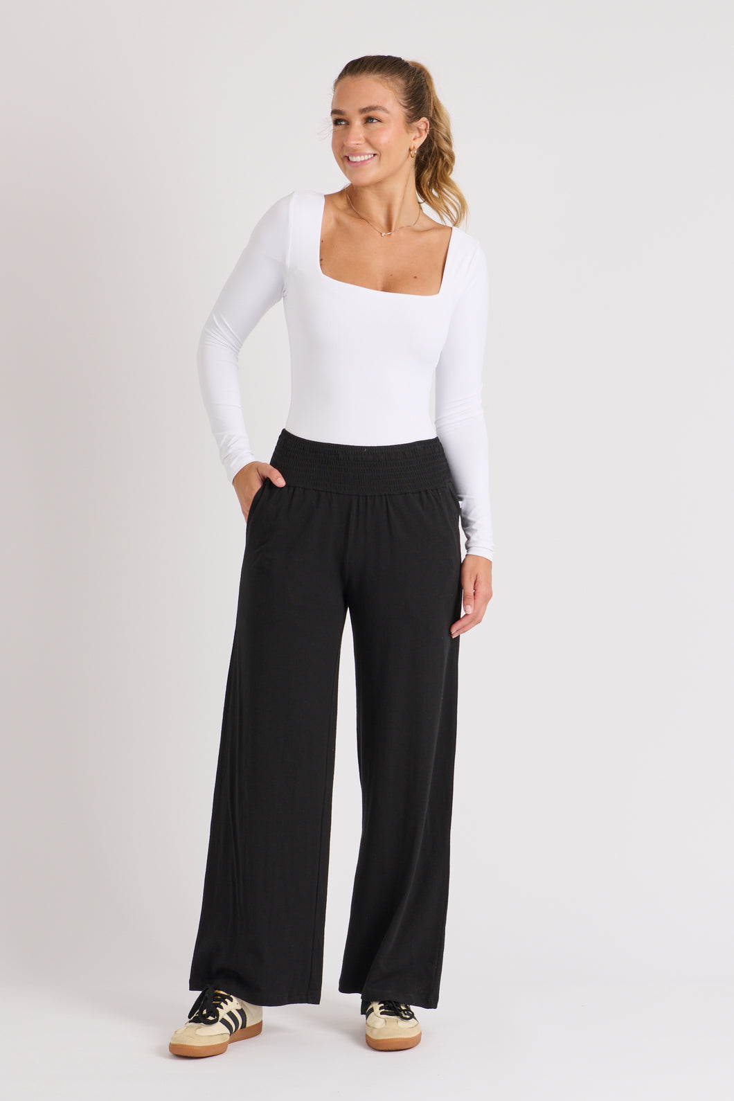 1015532 Shirred Waist Pant Black