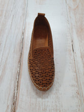 Load image into Gallery viewer, Hannah Slip on Casual Tan SIZE 39 ONLY
