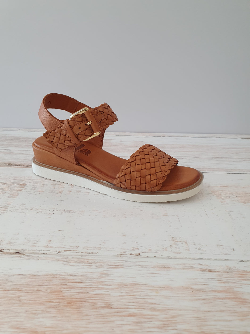 Amine Wes Coconut Sandal