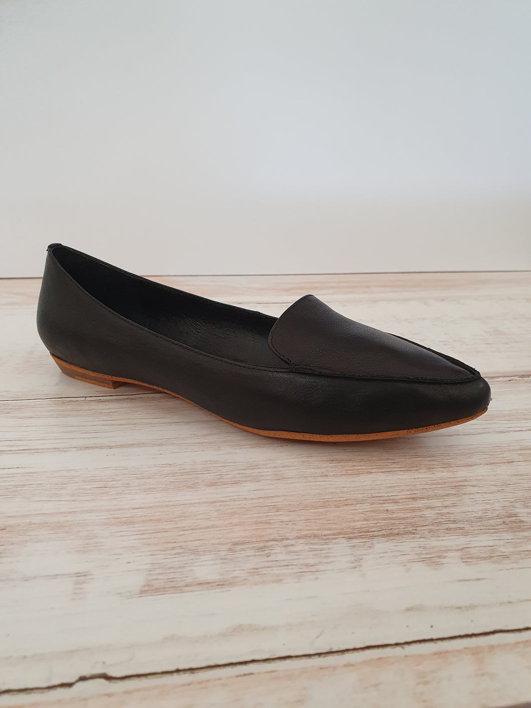 Gyro Black flat shoe