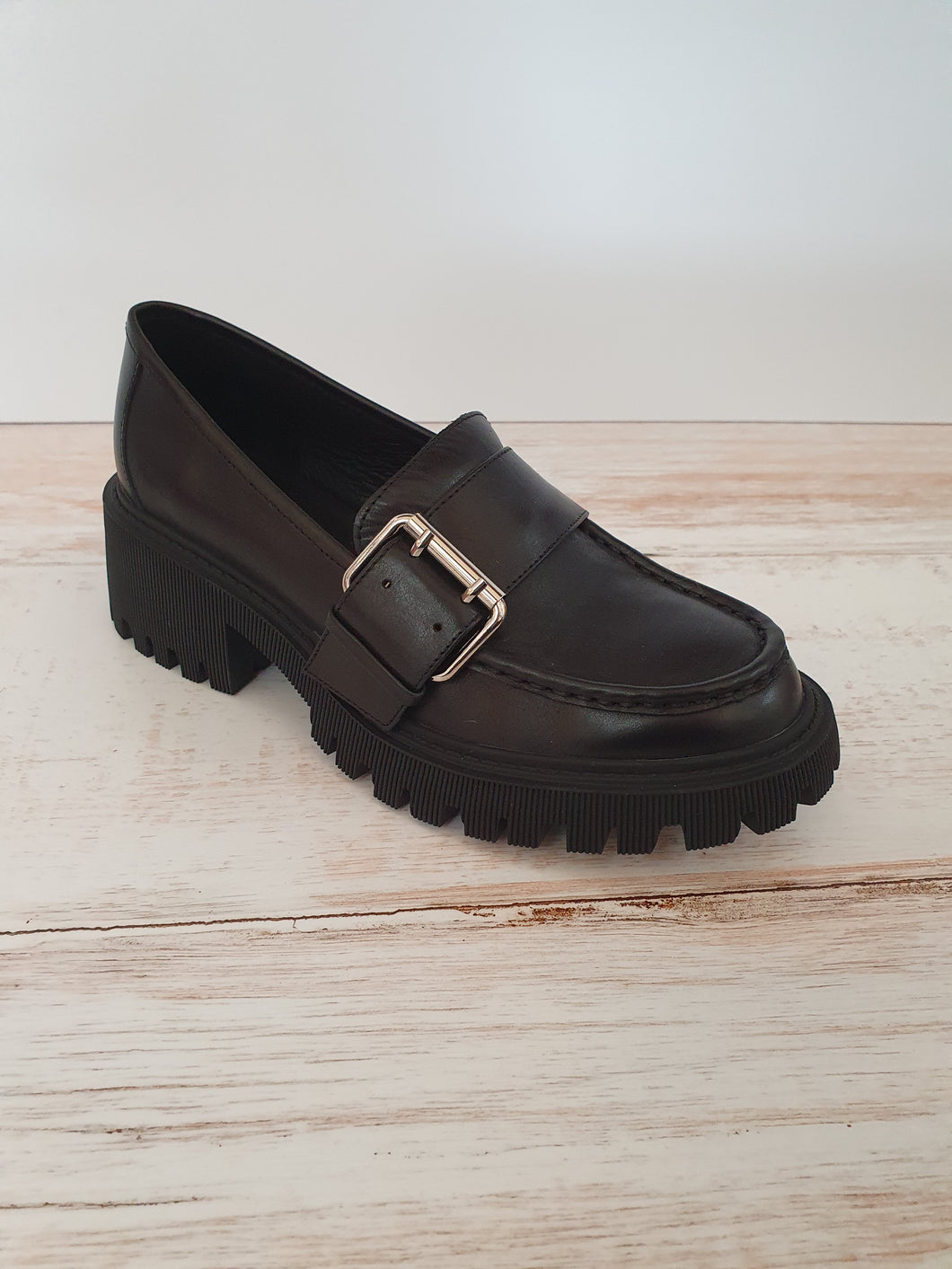 Quaze Black Loafer