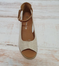 Load image into Gallery viewer, Rove Beige Linen Sandal
