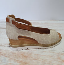 Load image into Gallery viewer, Rove Beige Linen Sandal
