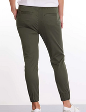Load image into Gallery viewer, YTMS48205 7/8 Essential Cargo Khaki Pant
