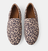 Load image into Gallery viewer, Dutch Leopard Loafer
