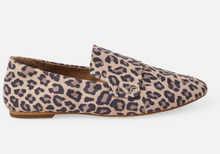 Load image into Gallery viewer, Dutch Leopard Loafer
