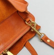 Load image into Gallery viewer, London Tote Leather Tan Bag
