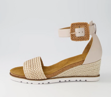 Load image into Gallery viewer, Kaelers Nude Weave Hell Sandal
