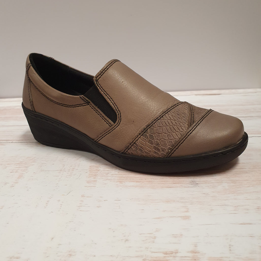 CP736-18 Taupe Combo Slip on Shoe