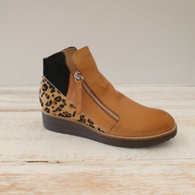 Load image into Gallery viewer, Ossha DKTan - Tan Leopard Wedge Boot
