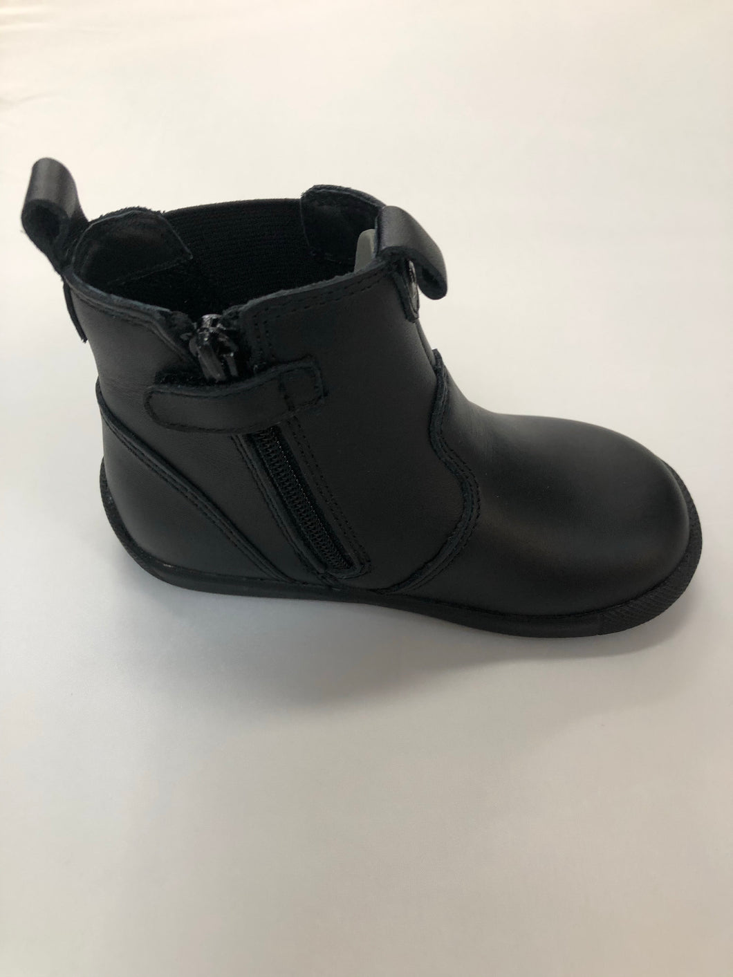 Mani ll Boot Black